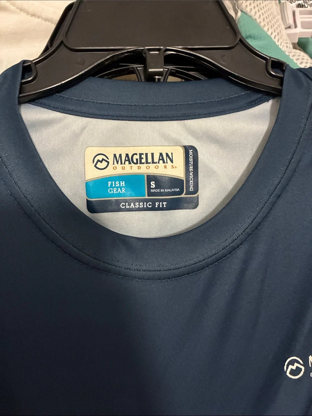 Magellan Outdoors Navy Blue Long Sleeve Performance Top